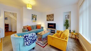 Living area - Beautiful 5 Bed Bungalow With Garden & Driveway (Maidstone)