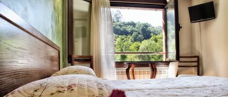 In-room safe, free WiFi