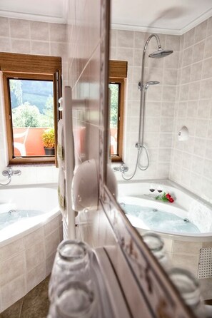 Double Room, Balcony, Mountain View | In-room safe, free WiFi - Hotel Covadonga (Cangas de Onís)