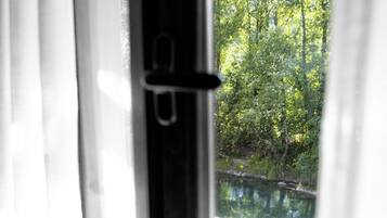 In-room safe, free WiFi