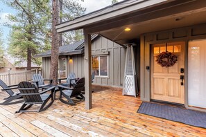 Terrace/patio - TOPF16-NEW Sunriver Vacation Home (Sunriver)