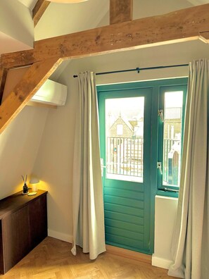 Interior - Rembrandt - luxury authentic room at Museumplein (Amsterdam)