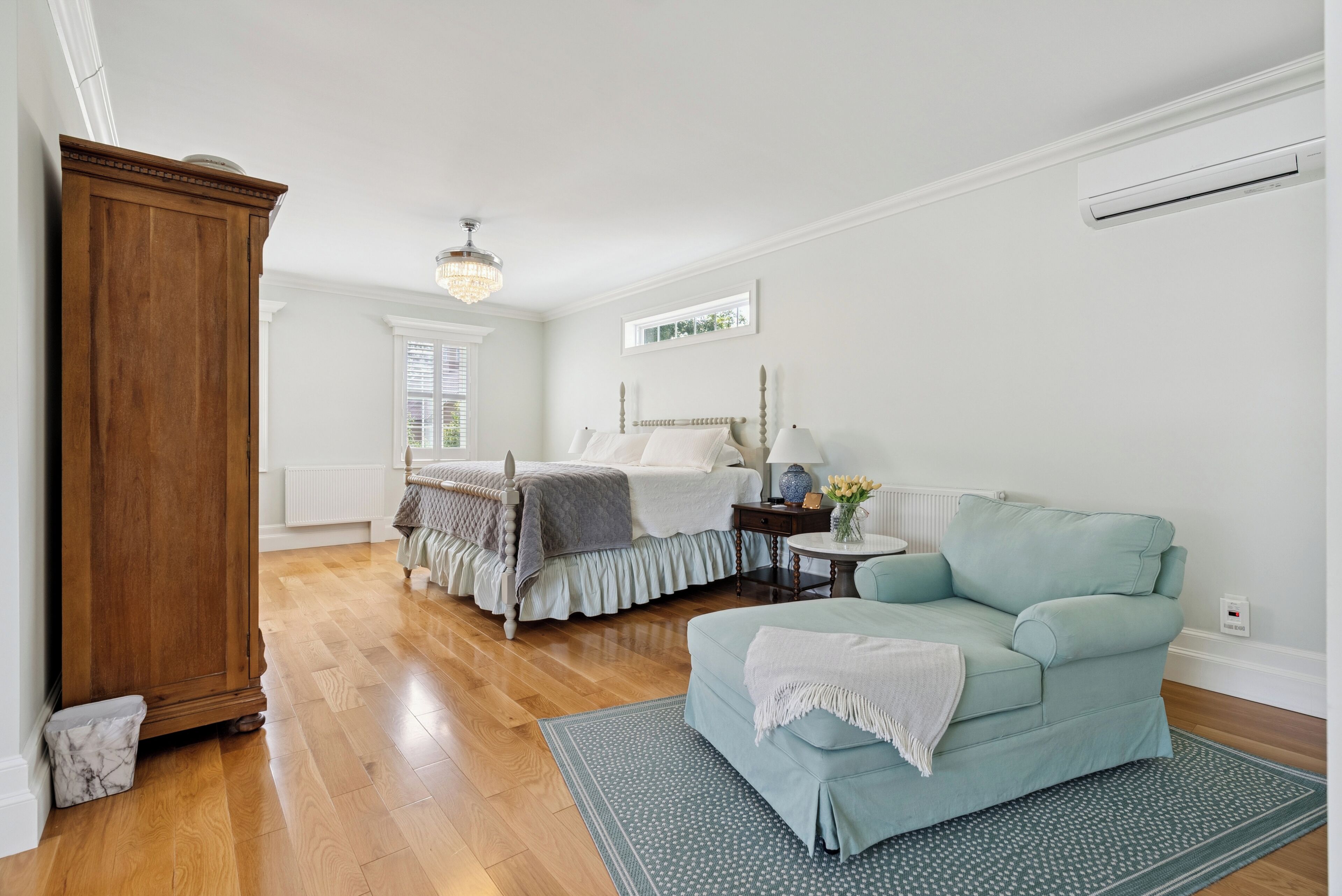 Luxury Room, 1 King Bed, Non Smoking | Desk, laptop workspace, iron/ironing board, free WiFi