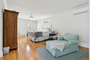 Luxury Room, 1 King Bed, Non Smoking | Desk, laptop workspace, iron/ironing board, free WiFi - Mayville Union House (Bethel)