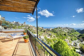 Property grounds - Don Vincenzo House - Your Home Away from Home. (Ravello)