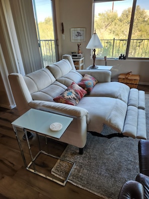 Smart TV, printers - Open, inviting condo with views and privacy! (Fountain Hills)
