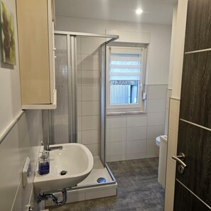 Shower - NEW! Apartment Elsteraue ground floor left (Elsteraue)