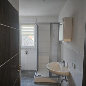 Shower - NEW! Apartment Elsteraue OG right (Elsteraue)