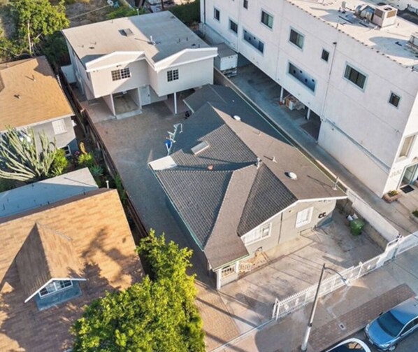 Exterior - Comfort Suites BnB (Los Angeles)