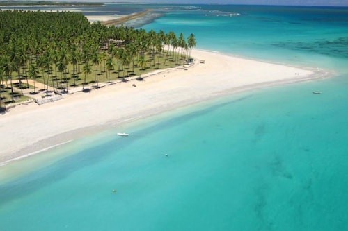 Carneiros Beach Resort