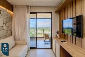 Living area - Seaview bedsitter in Stella Maris 400m from sea (Salvador)