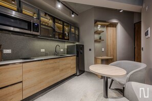 Fridge, microwave, stovetop, dishwasher - NOK Modern 1BR Apartment in Unique Mine (Bogotá)