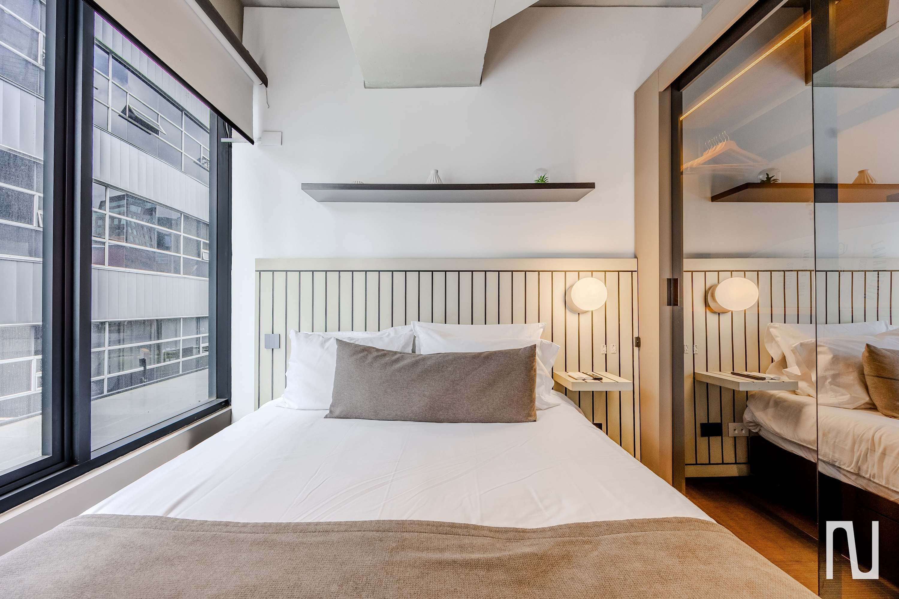 1 habitación, tabla de planchar con plancha, wifi y ropa de cama 