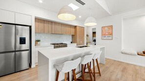 Fridge, microwave, oven, stovetop - Runaway at Callala Beach - 3 Minute Walk to Beach (Callala Beach)