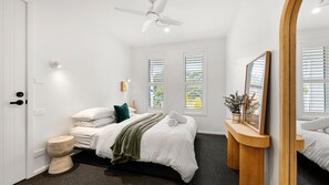 4 bedrooms, iron/ironing board, travel cot, free WiFi - Runaway at Callala Beach - 3 Minute Walk to Beach (Callala Beach)