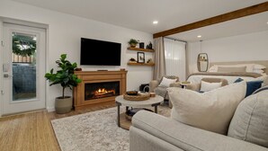 Unclassified image, 4 of 56, button - king/Hot Tub/full kitchen/private Backyard/BBQ/W/D (Lethbridge)