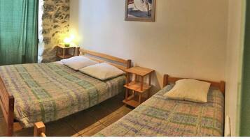 2 bedrooms, WiFi, bed sheets