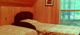 Welcome to the Dancing Bear Cabin! Sleeps 8!