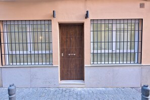 Exterior detail - Apartment with excellent location! In the heart of the city. (Granada)