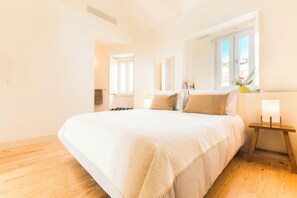 Room - Praça da Armada VIII (Lisbon)