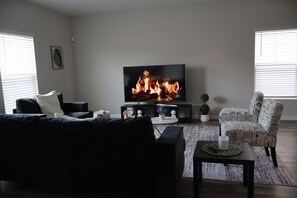 Living area - Clean and Cozy home with AC (Haines City)
