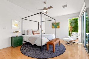 4 bedrooms, desk, iron/ironing board, free WiFi - Modern Desert Oasis – Luxury Retreat (Palm Springs)