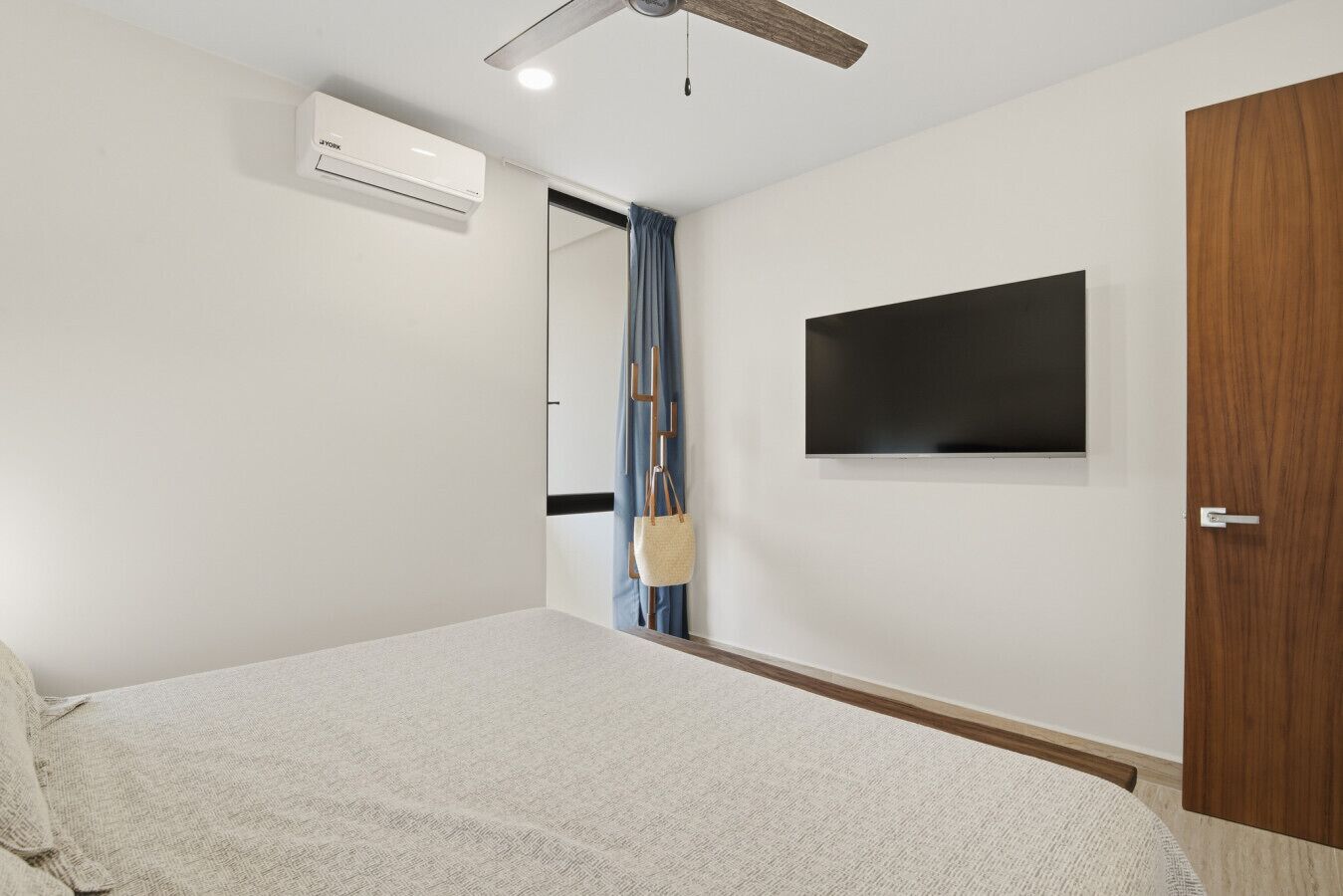 Schreibtisch, Bügeleisen/Bügelbrett, WLAN, Bettwäsche