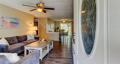 Cozy Lake Home in Tampa