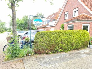 Exterior - Hotel-Pension (Esens)