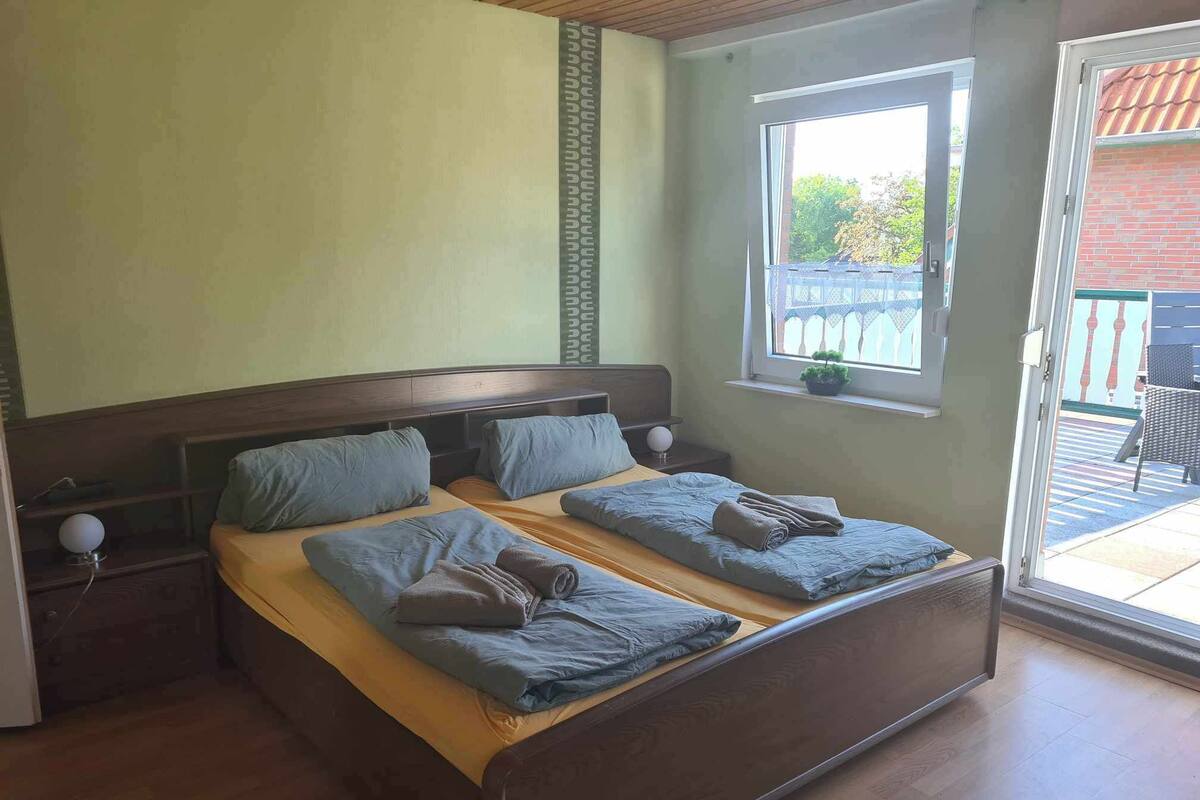 Cunas, wifi gratis y ropa de cama 