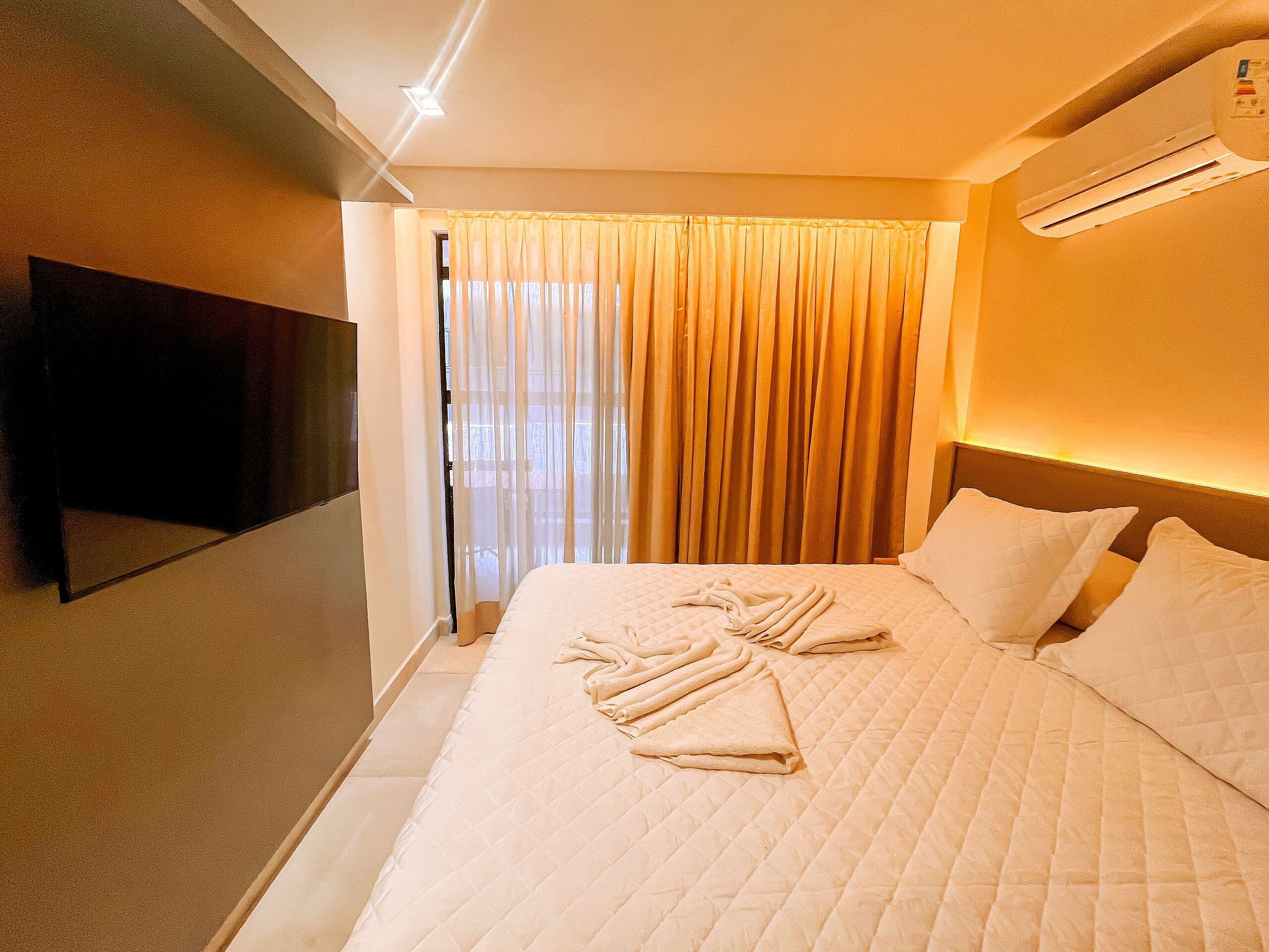 Espacio para trabajar con laptop y wifi gratis 