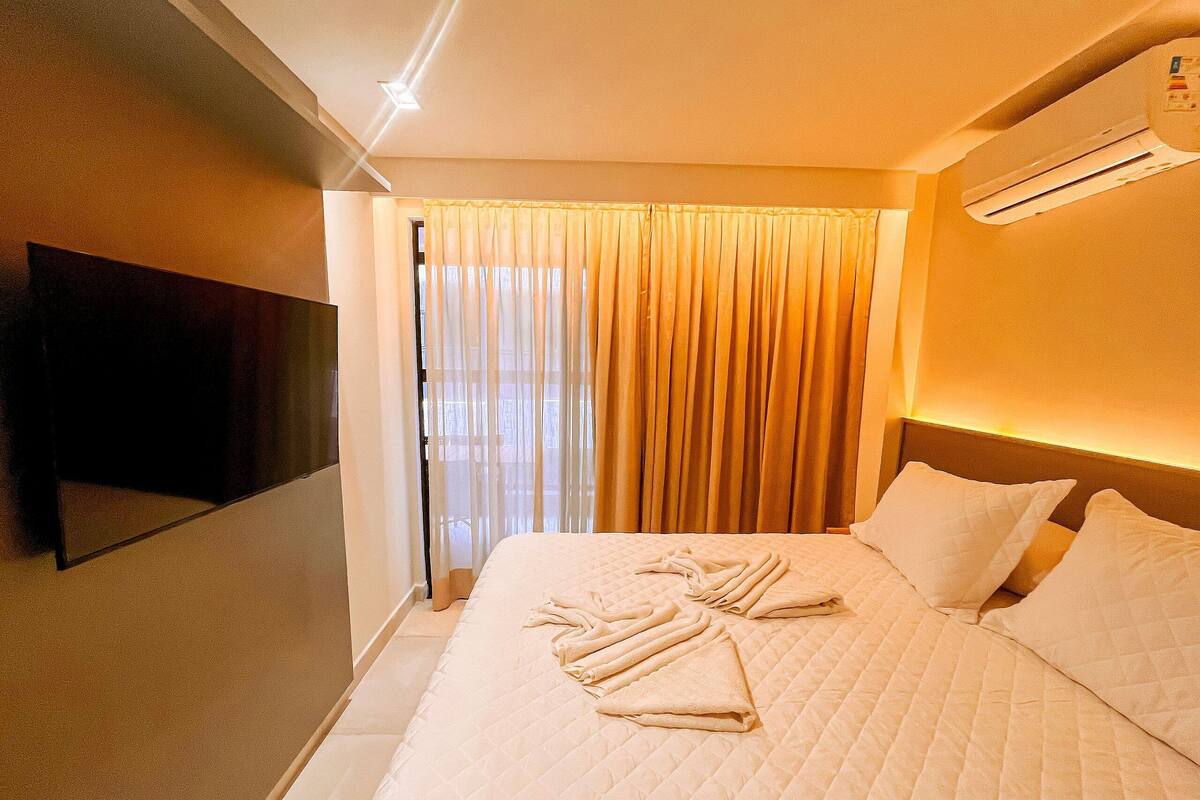 Espacio para trabajar con laptop y wifi gratis