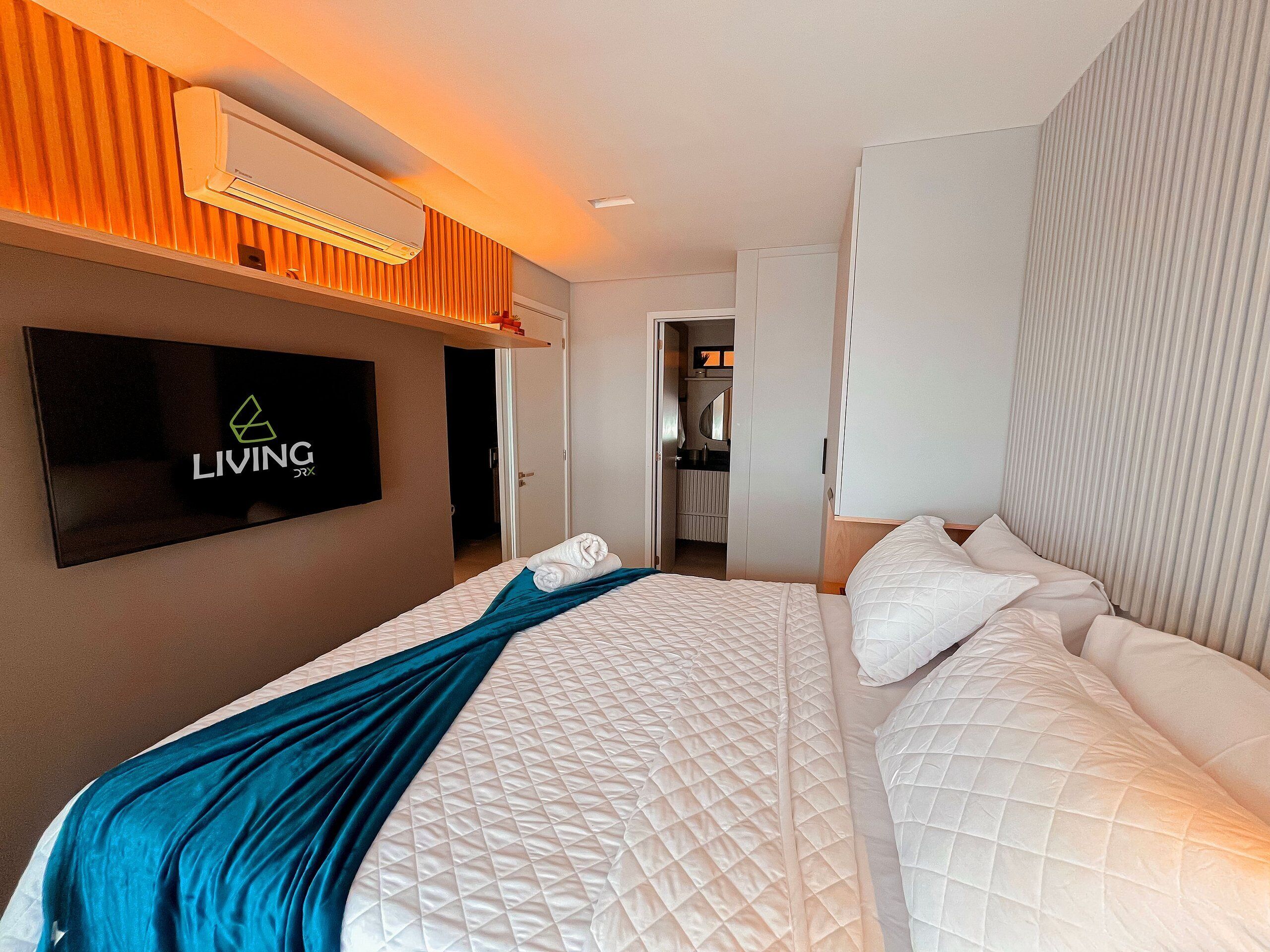 Laptop workspace, free WiFi