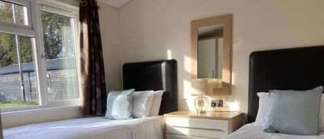 熨斗/熨衣板、免费 WiFi、床单