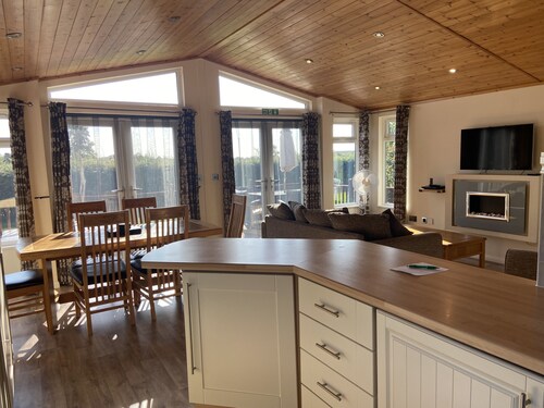 Field View 2 bed (S)- Spruce - sleeps 6 guests  in 2 bedrooms