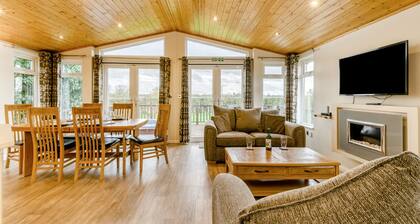 Field View 2 bed (S)- Spruce - sleeps 6 guests in 2 bedrooms