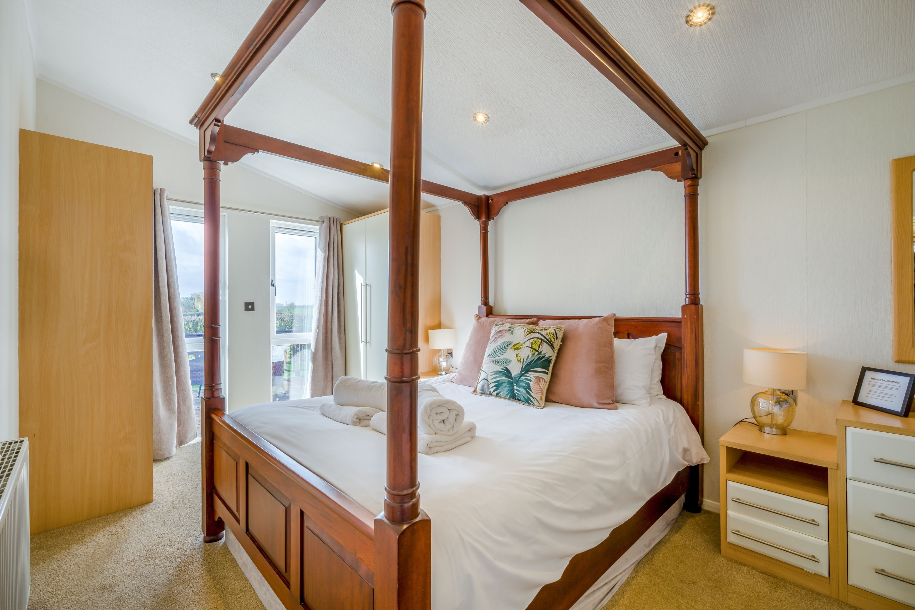 Fer et planche à repasser, Wi-Fi gratuit, draps fournis