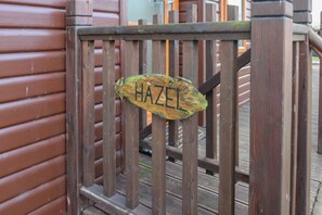 Exterior detail - Field View 2 bed - Hazel - sleeps 6 guests  in 2 bedrooms (Eye)
