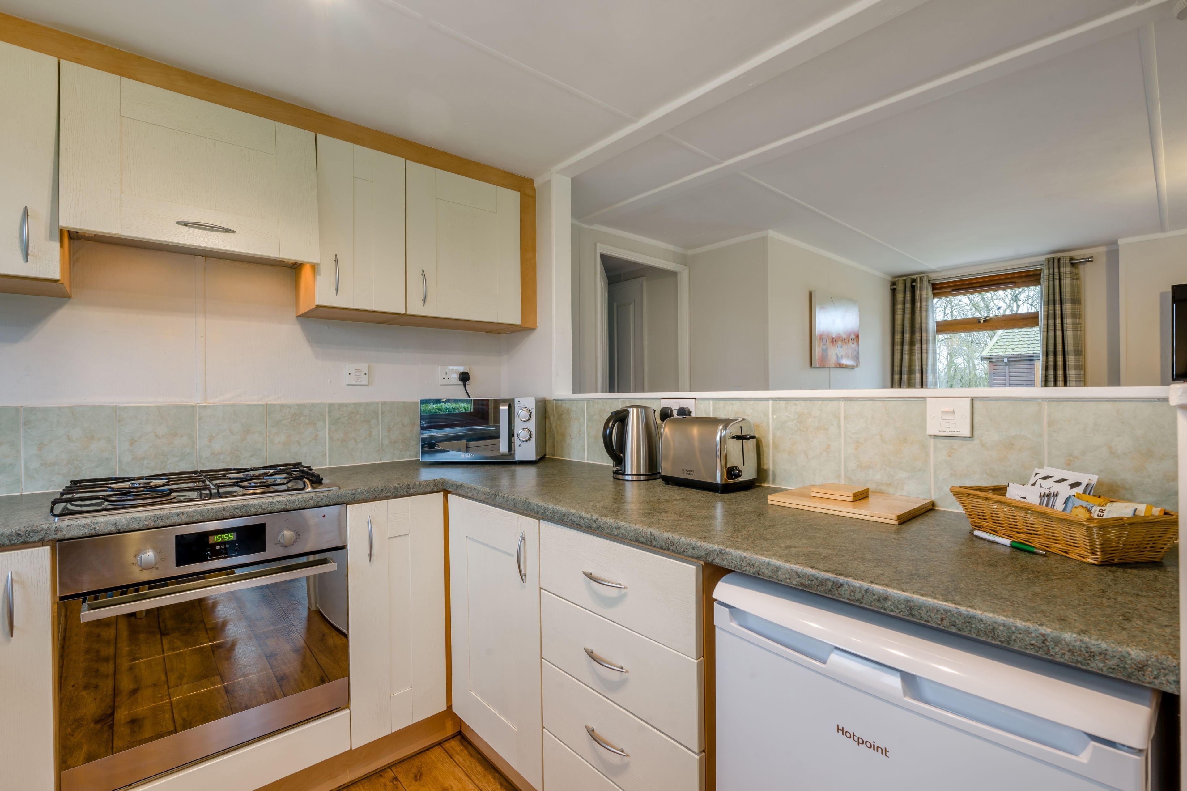 Køleskab, mikrobølgeovn, ovn, opvaskemaskine