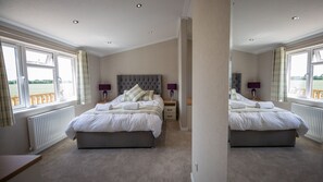 Een strijkplank/strijkijzer, gratis wifi, beddengoed