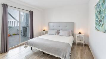 5 chambres, fer et planche à repasser, Wi-Fi, draps fournis