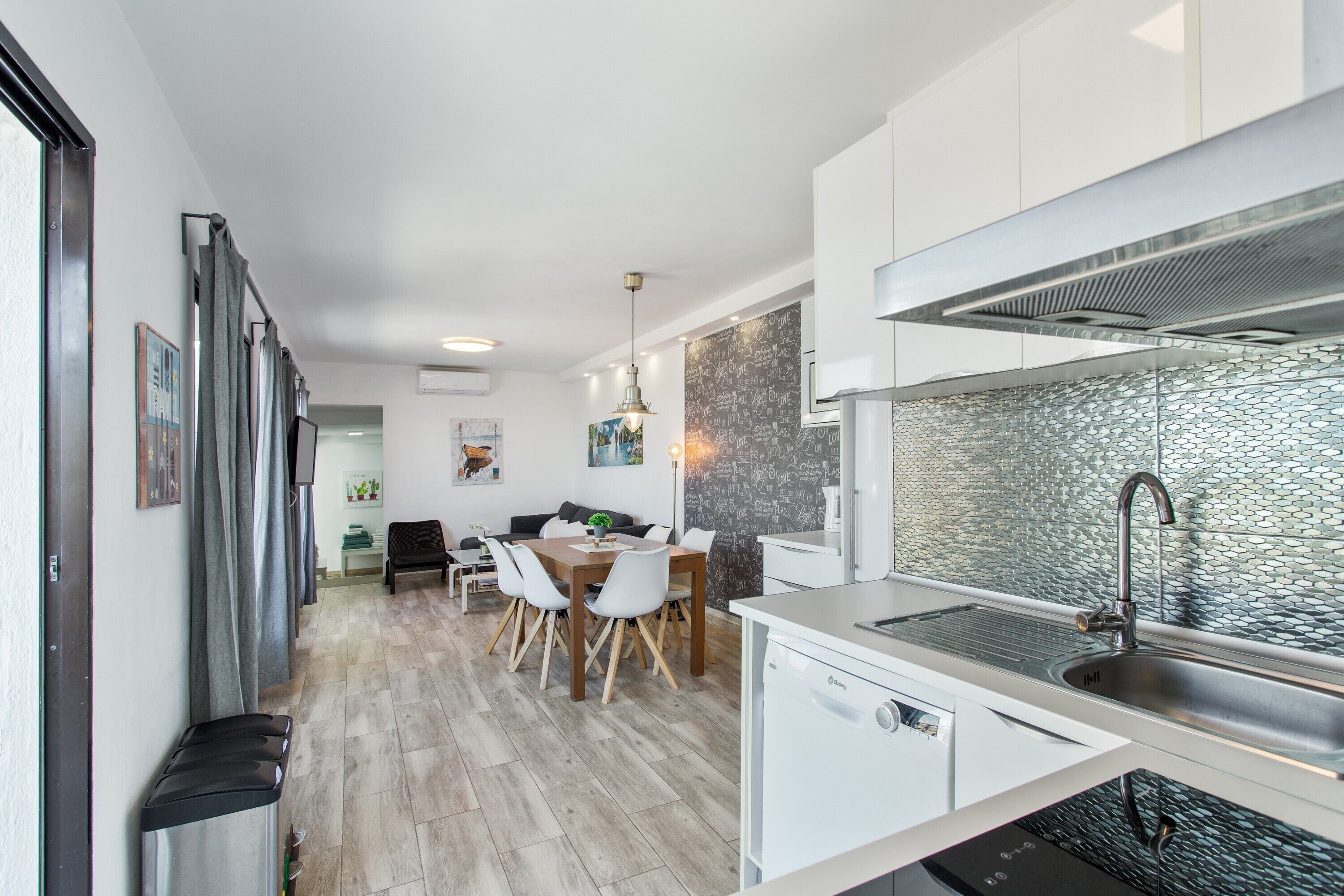 冰箱、微波炉、烤箱、炉灶