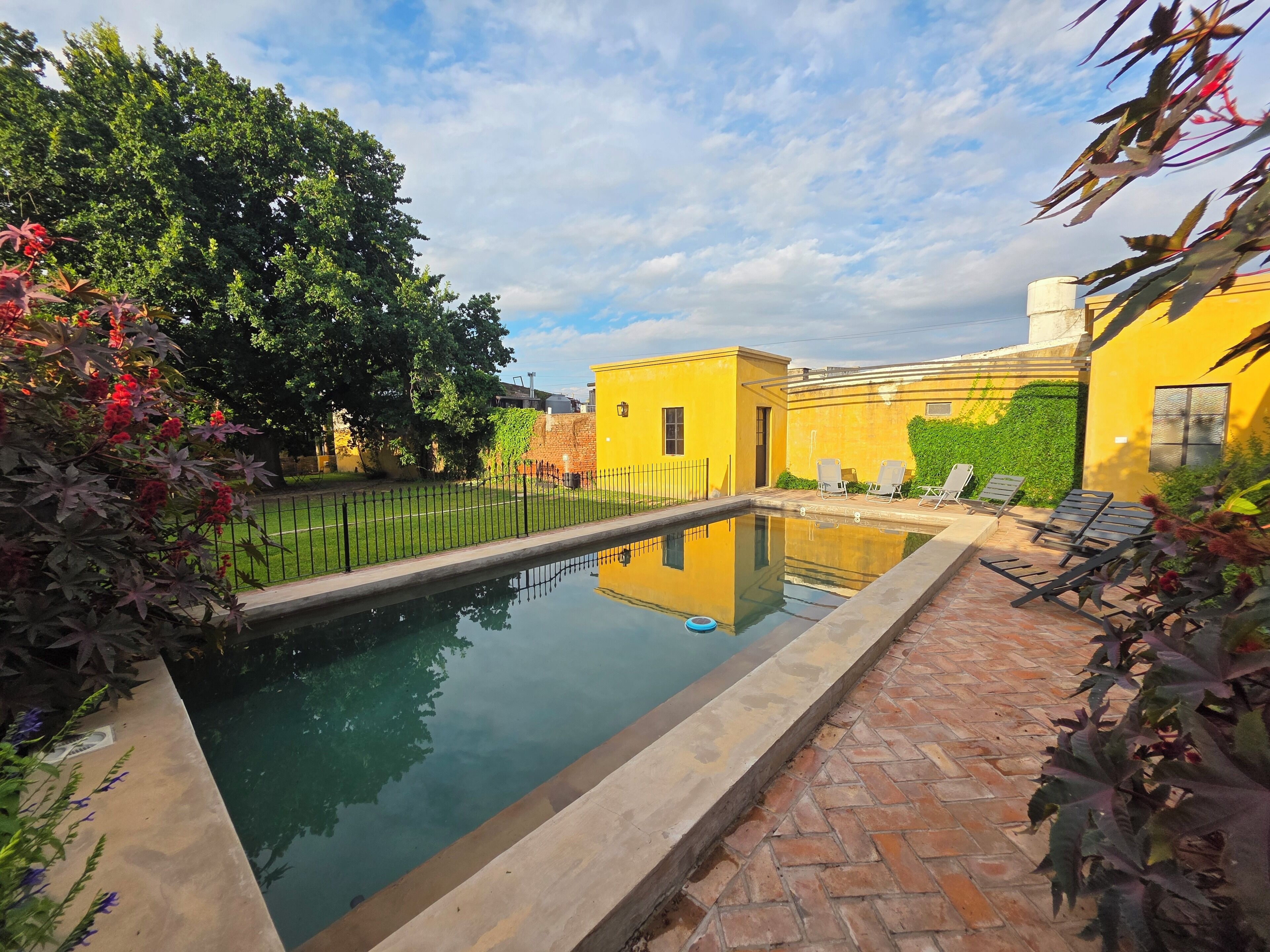 Piscina externa sazonal