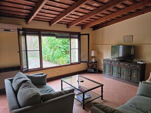 Superior Apartment, Patio, Garden View | Free WiFi - Posada de la Plaza (San Antonio de Areco)