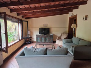 Superior Apartment, Patio, Garden View | Free WiFi - Posada de la Plaza (San Antonio de Areco)