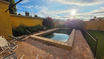 Piscine extérieure (ouverte en saison)