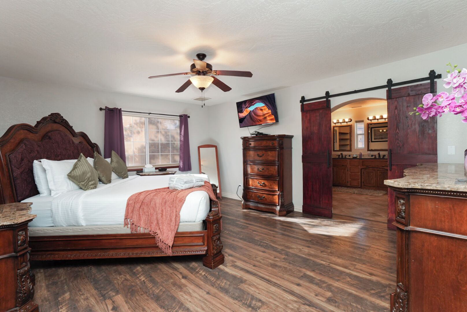 Desk, iron/ironing board, travel cot, free WiFi