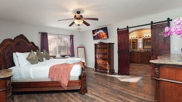 Desk, iron/ironing board, travel cot, free WiFi