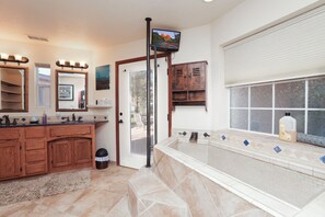 Spa - Pool Days, Play Days, Paws Welcome (Cottonwood)