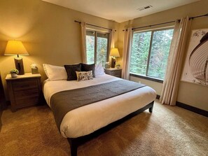 Tabla de planchar con plancha, wifi y ropa de cama 